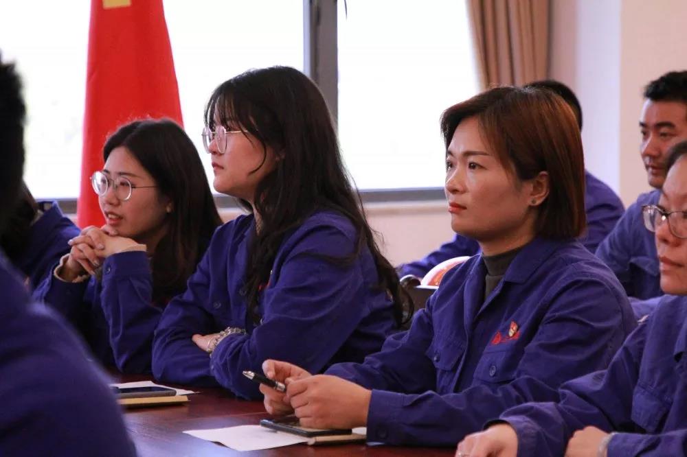 黨員立潮頭，領(lǐng)跑當(dāng)先鋒之十八｜楊梅玲：巾幗綻芳華