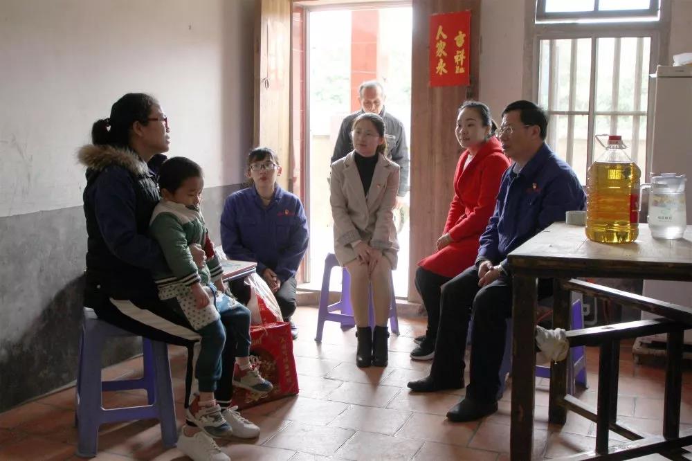 三寶集團黨委開展“暖心工程”，走訪慰問困難黨員和職工